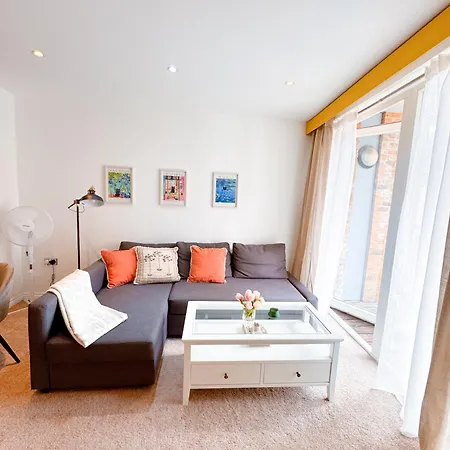 Family Stay London With Balcony In Battersea Power Station